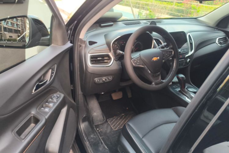 Used Chevrolet Equinox 2018 RS 550T Automatic All-Wheel-Drive Boundary Edition Driver Seat