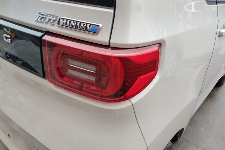 Used Wuling Hongguang MINIEV 2022 Macaron Premium Model – Lithium Iron Phosphate
