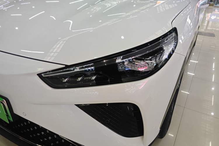 Used NETA L 2024 Extended-Range 310 Flash-Charge Red Edition