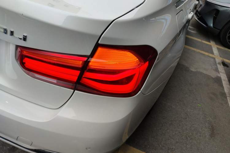 Used BMW 3 Series 2016 320Li Ambition Model
