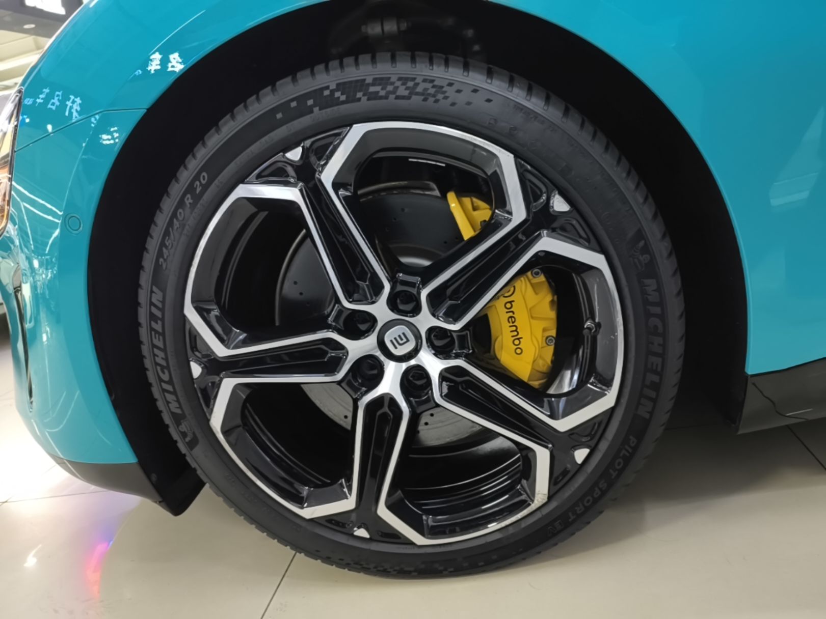 Xiaomi Auto SU7 2024 Four-Wheel-Drive Max Founder's Edition — снимка 10