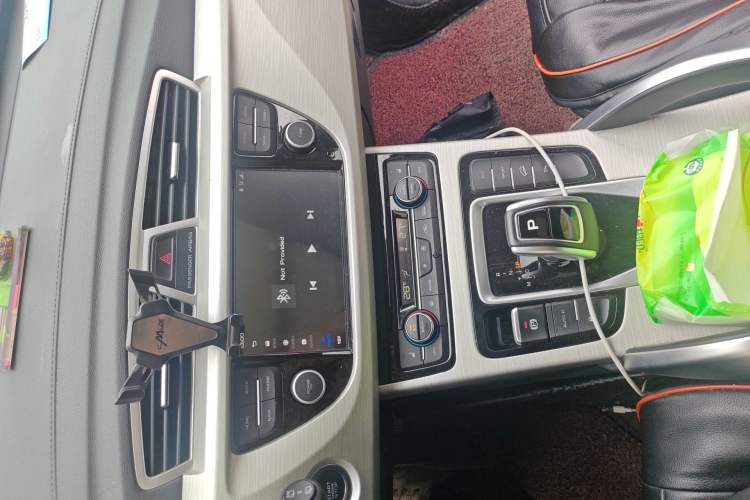 Used Geely Auto Emgrand X7 Sport 2020 1.8TD DCT Two-Wheel Drive Smart Connect 4G-Enabled Version Audio And AC Panel