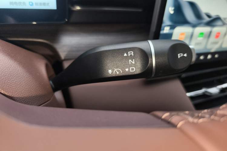 Used Wuling Xingguang S 2025 Model, 130km Leading Edition