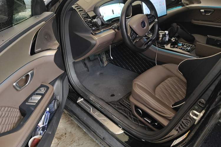 Used BYD Han 2023 EV Champion Edition 605KM Front-Drive Premium Model
