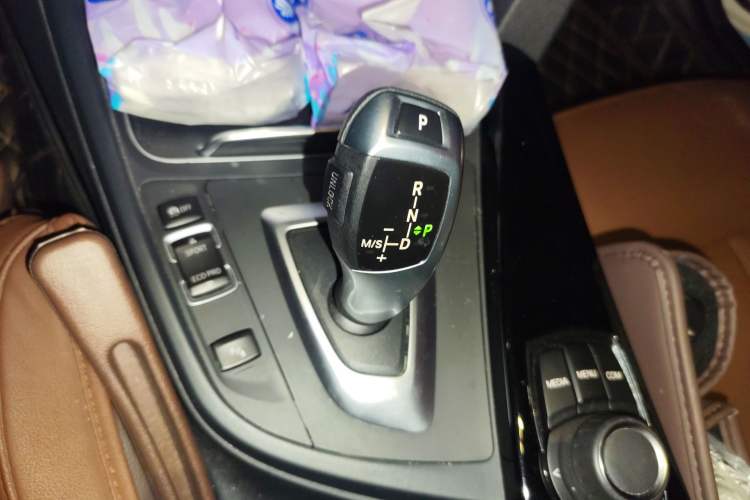 Used BMW 3 Series 2018 320Li Fashion Model Gear Lever
