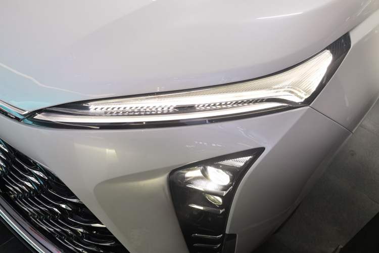 Used Buick GL8 New Energy 2024 Lu Zun Smart Edition 7-Seater Left Front Headlight