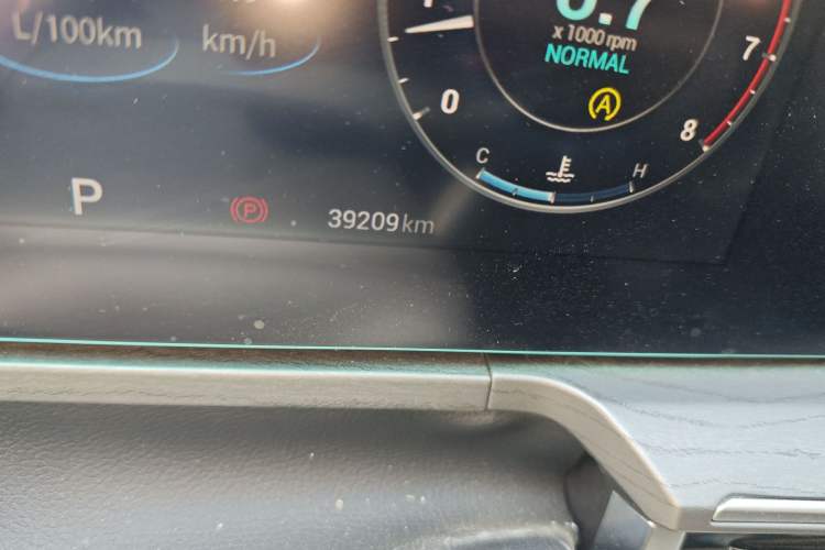 Used Chery Arrizo 8 2022 1.6T DCT Standard Odometer Close Up