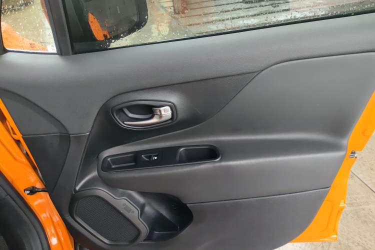 Used Jeep Renegade 2021 220T Automatic Elite Edition Right Front Door Interior