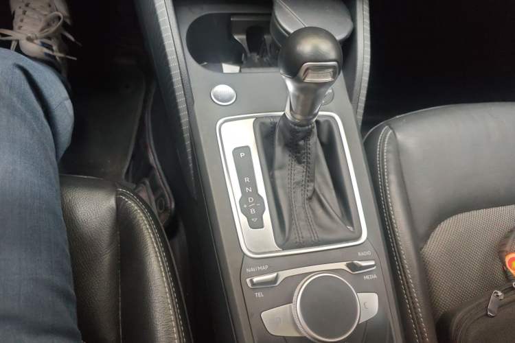 Used Audi Q2L e-tron 2019 Q2L e-tron Pure Electric Smart Enjoyment Model Gear Lever