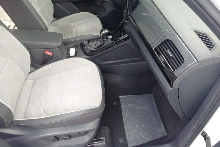 Used Volkswagen Tayron 2020 380TSI All-Wheel Drive R-Line Connected Version
