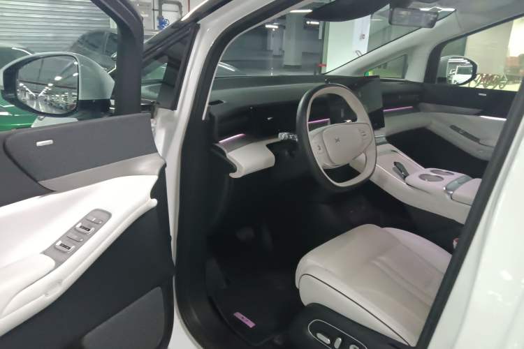 Used XPeng X9 2024 702 Ultra-Long Range Pro