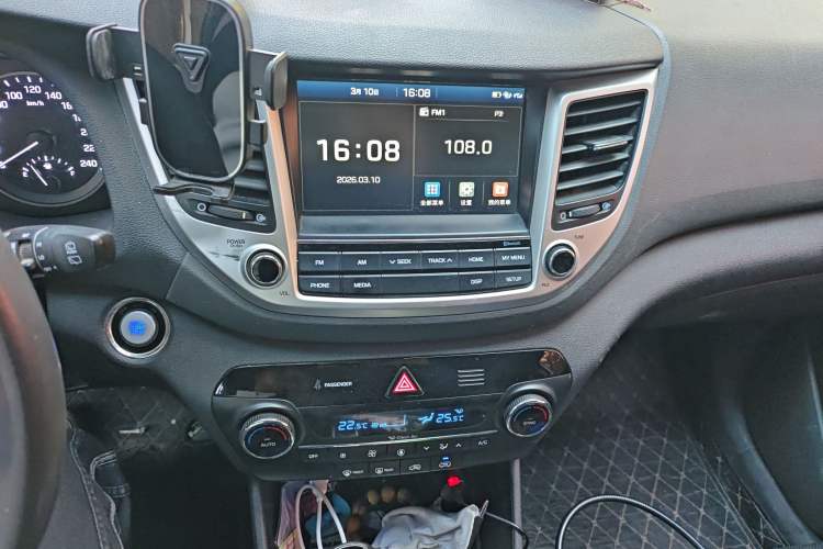 Used Hyundai Tucson 2018 1.6T Dual-Clutch Two-Wheel Drive 15th Anniversary Special Edition
