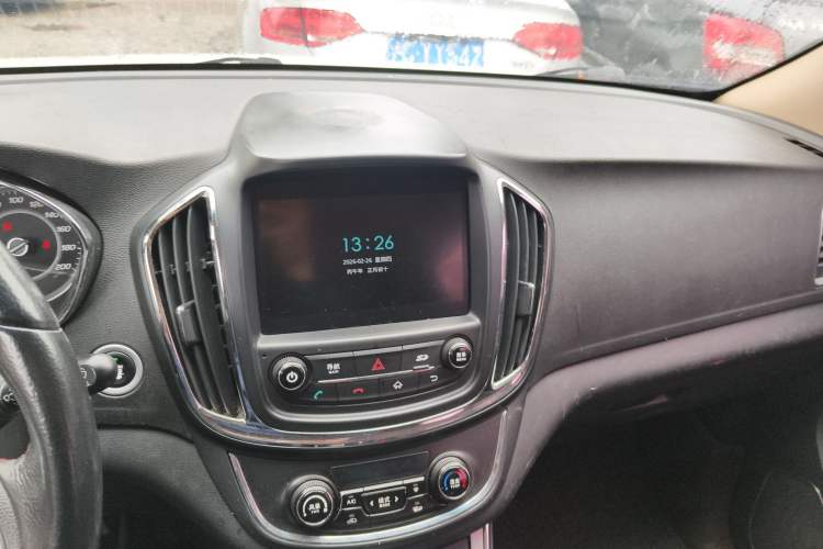 Used Baojun 560 2016 1.8L iAMT Luxury Model
