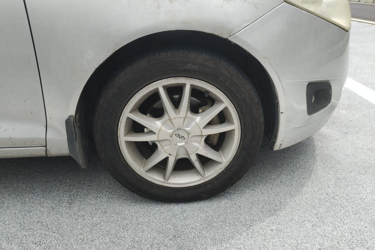 Used Chery Fengyun 2 2010 Hatchback 1.5L Ambition Model Right Front Wheel Hub