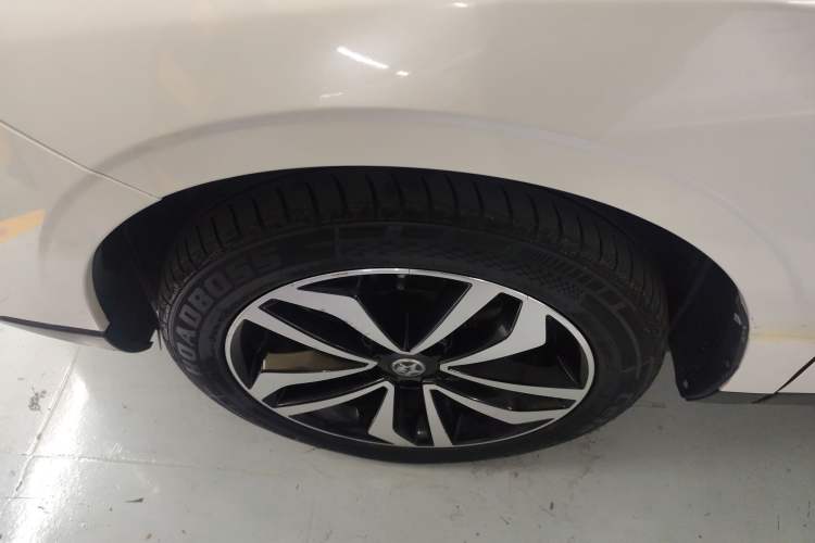 Used Venucia T90 2018 2.0L CVT Smart Connect Luxury Edition China V Standard
