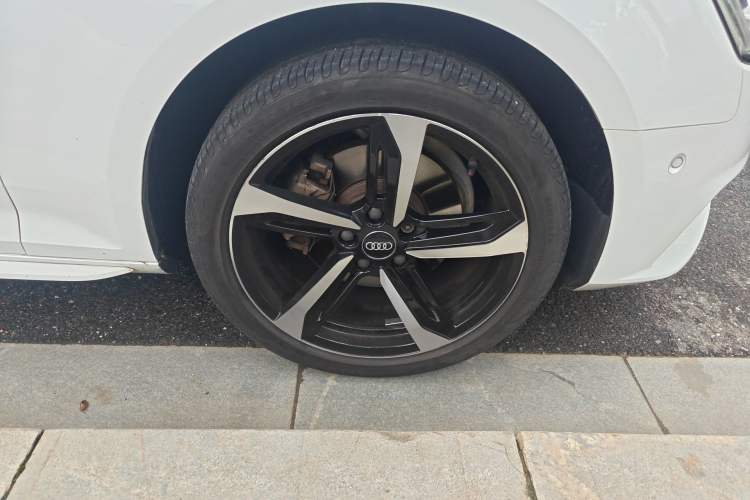 Used Audi A4L 2017 Plus 40 TFSI Ambition Model Right Front Wheel Hub