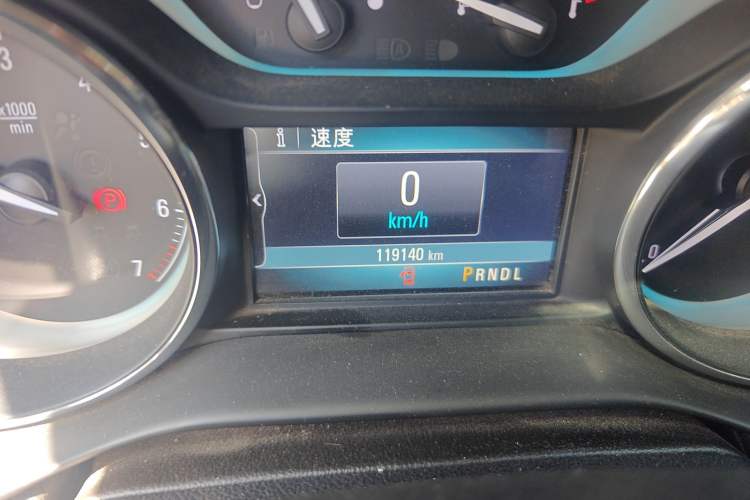 Used Buick Envision 2016 20T Two-Wheel-Drive Elite Model Odometer Close Up