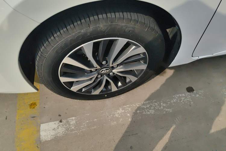 Used Toyota Corolla 2018 Dual-Engine 1.8L E-CVT Smart Edition