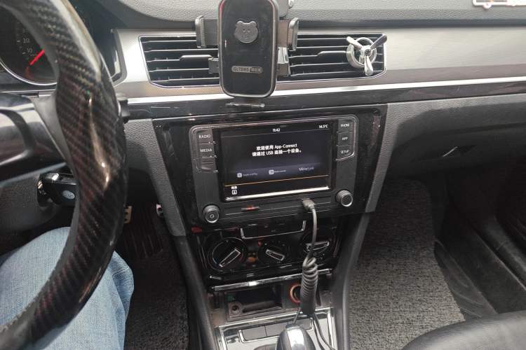 Used Volkswagen Bora 2016 1.6L Automatic Comfort Model Audio And AC Panel