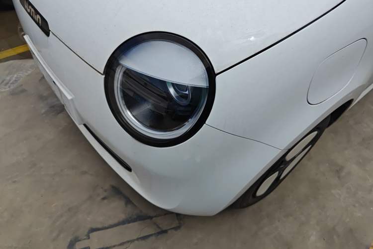 Used CHANGAN NEVO Lumin 2022 155 km – Refreshingly Sweet Edition Left Front Headlight