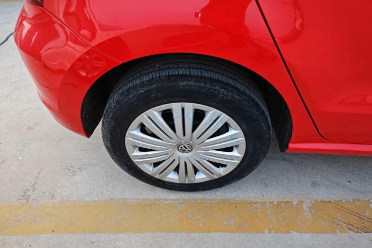 Used Volkswagen Polo 2016 1.6L Automatic Comfort Model
