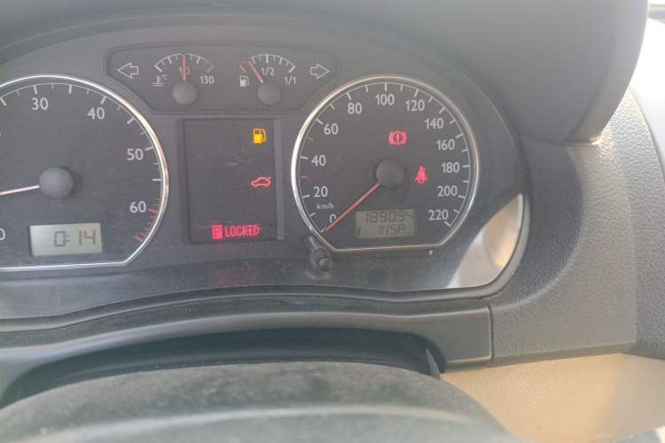 Used Volkswagen Polo 2009 Jingqu 1.4L Automatic Elegant Edition Odometer Close Up