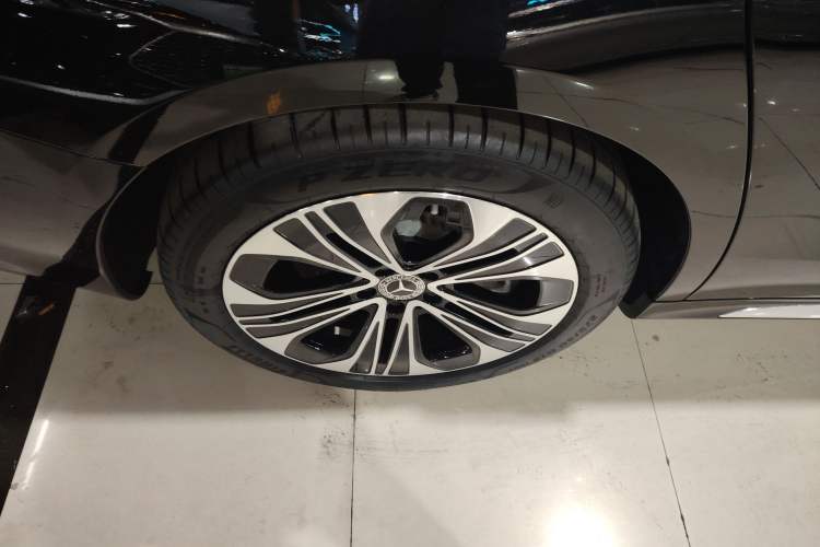 Used Mercedes-Benz E-Class New Energy 2024 E 350 e L Plug-in Hybrid Sedan