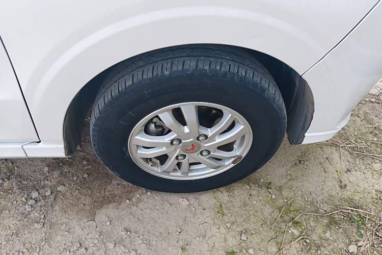 Used Wuling Hongguang 2019 1.5L S Comfort Edition China VI LAR Right Front Wheel Hub