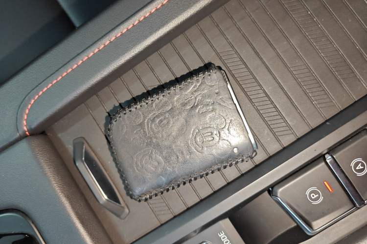 Used Lynk & Co 06 2021 1.5T Shero Pink Special Edition
