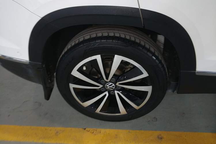 Used Volkswagen Tharu 2022 330TSI Four-Wheel Drive Flagship Edition Right Rear Wheel Hub