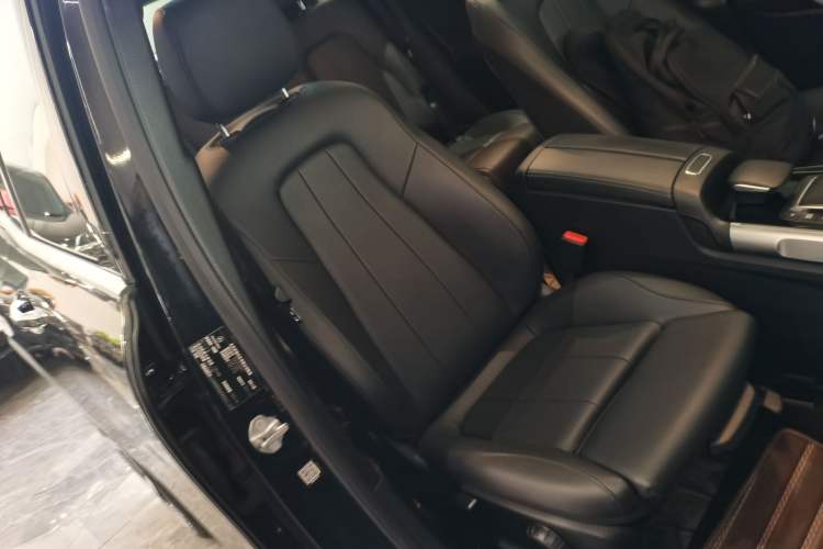 Used Mercedes-Benz GLB 2022 Updated GLB 200 Fashion Edition Right Front Seat