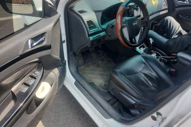 Used BYD e5 2018 450 Smart Connect Enjoyment Version