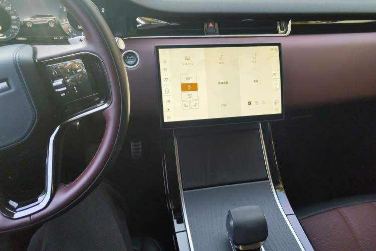 Used Land Rover Range Rover Evoque 2024 Aurora L 249 PS Glowing Limited Edition