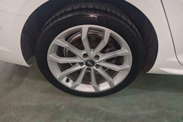 Used Audi A4L 2019 40 TFSI Fashion Edition China VI Emission Standard
