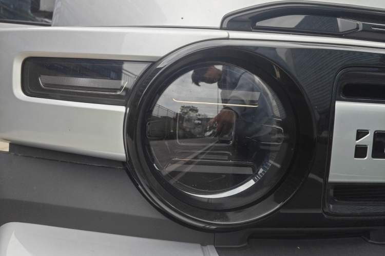 Used iCAR V23 2025 501 Four-Wheel Drive Intelligent Driving Version Right Front Headlight