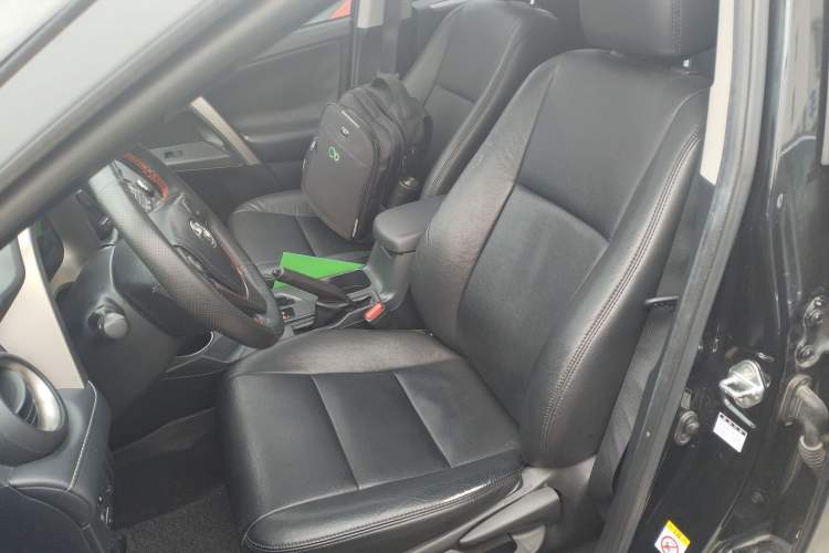 Used Toyota RAV4 2015 2.0L CVT Two-Wheel Drive Fashion Edition
