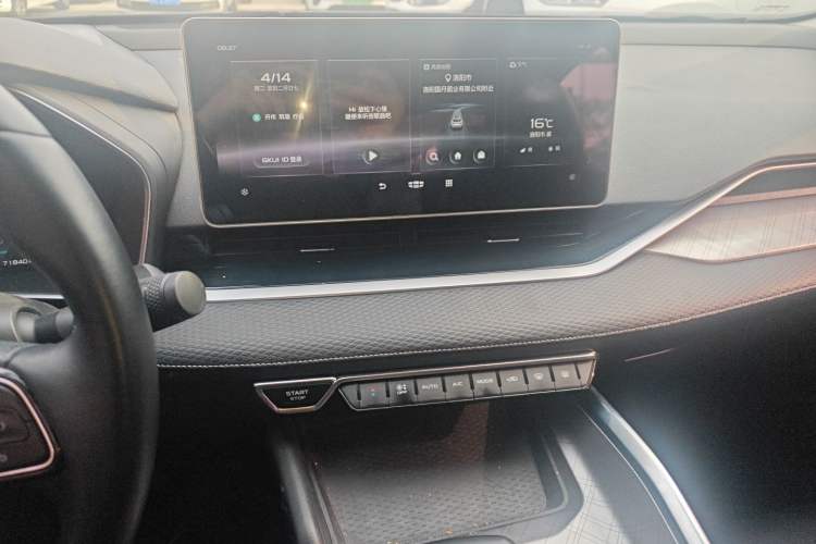 Used Geely Auto Preface 2021 2.0TD Luxury Version Audio And AC Panel