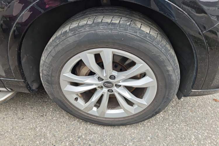 Used Audi Q7 2016 40 TFSI Comfort Model