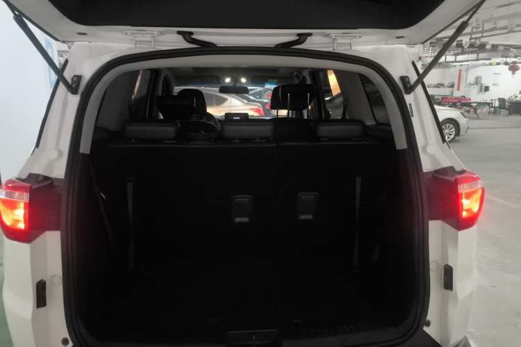 Used Wuling Hongguang S3 2018 1.5L Manual Luxury Model China V Standard Trunk