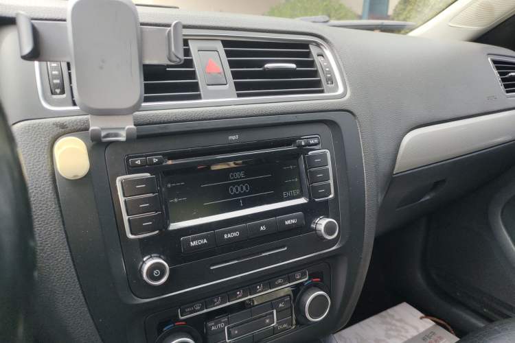 Used Volkswagen Sagitar 2012 1.4TSI Automatic Luxury Edition
