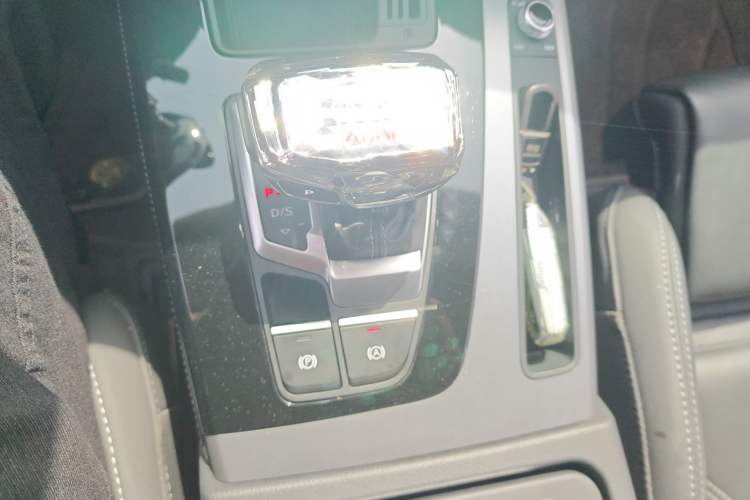 Used Audi Q5L 2023 40T Fashionable and Dynamic Edition
