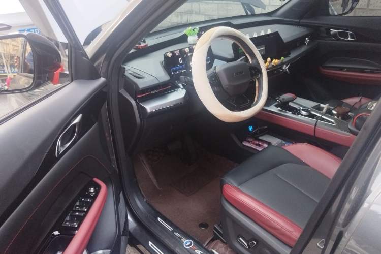 Used CHANGAN OSHAN Z6 2023 Blue Whale 1.5T DCT Smart Luxury Model Driver Seat