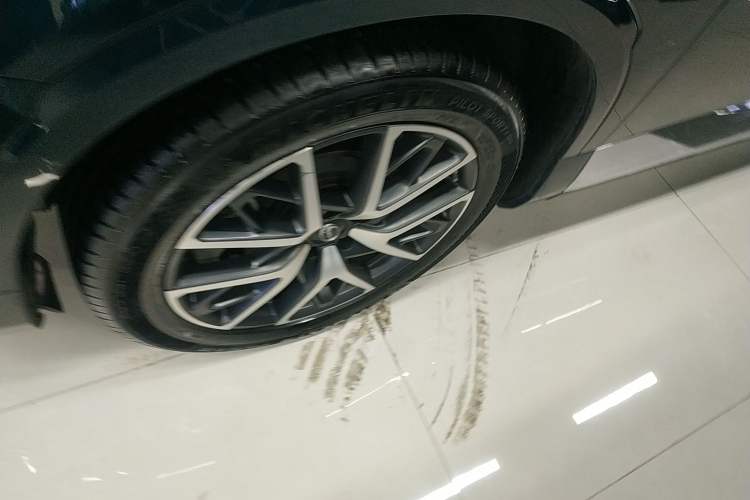 Used GAC Trumpchi ES9 2024 PHEV with 143 km Max
