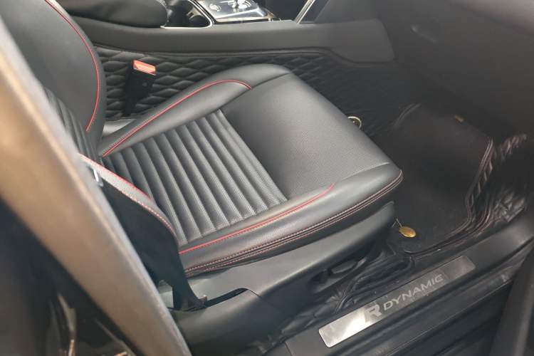 Used Land Rover Discovery Sport 2020 249 PS R-Dynamic Performance Edition
