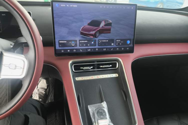 Used Chery Fulwin A9L 2025 Model, Four-Wheel Drive High-Energy Peak Edition Audio And AC Panel