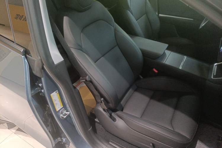 Used Tesla Model Y 2025 Long-Range All-Wheel Drive First Edition
