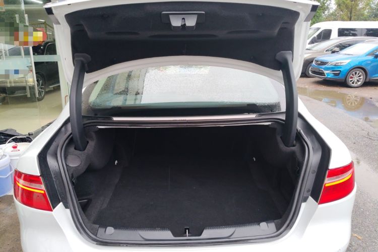 Used Jaguar XE 2015 2.0T 200 PS R-Sport
