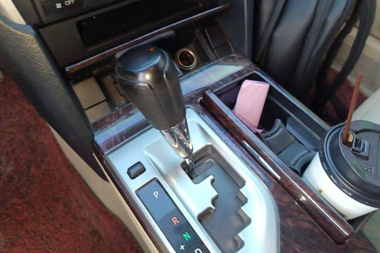 Used Toyota Camry 2015 2.0E Elite Edition Gear Lever