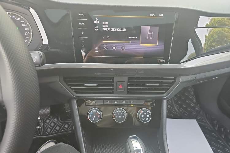 Used Volkswagen Bora 2021 1.5L Automatic Comfort Smart Connect Edition Audio And AC Panel