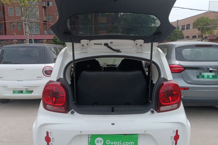 Used Roewe Clever 2021 302 km New Four-Seater Super-Efficient Version Trunk